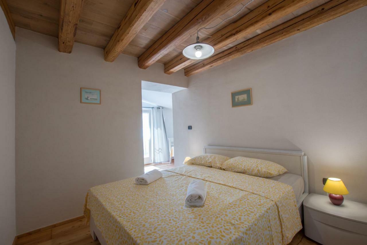 Lana House With Apartments Petrovija Esterno foto